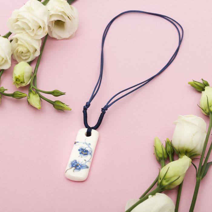 Кулон "Керамика" узкий прям-к, длина 36-70см регулир-я, цвет сине-белый