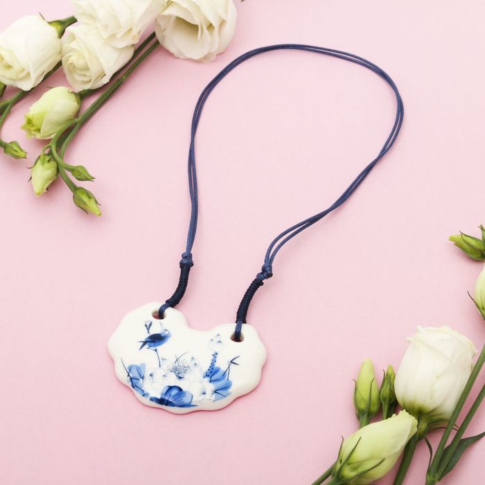Кулон "Керамика" полукруг, длина 36-70см регулир-я, цвет сине-белый