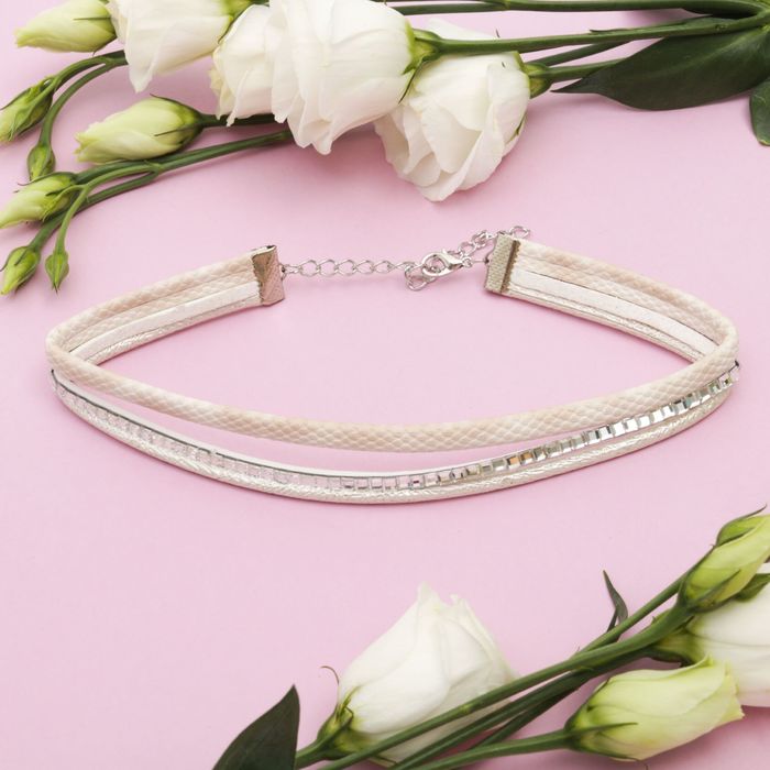 Чокер "Утончённость" три нити, цвет молочно-серебряный