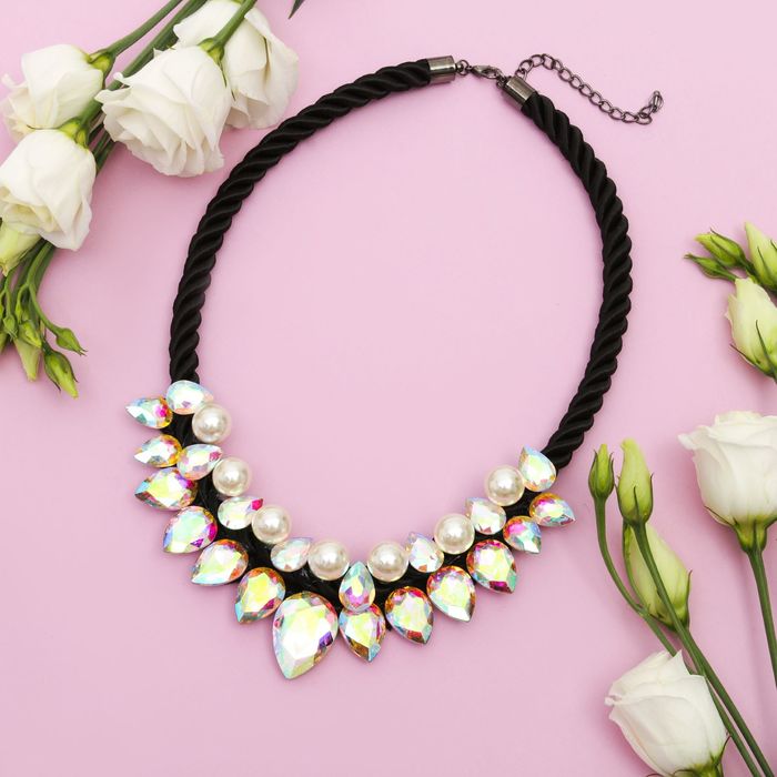 Колье "Капли" яркий блеск, цвет бело-радужный