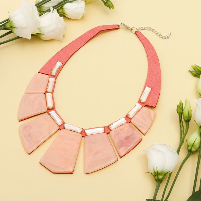 Колье "Стилистика" трапеция, цвет розовый
