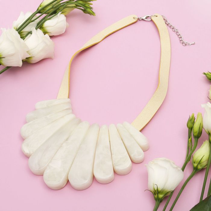 Колье "Стилистика" палочки, цвет молочный