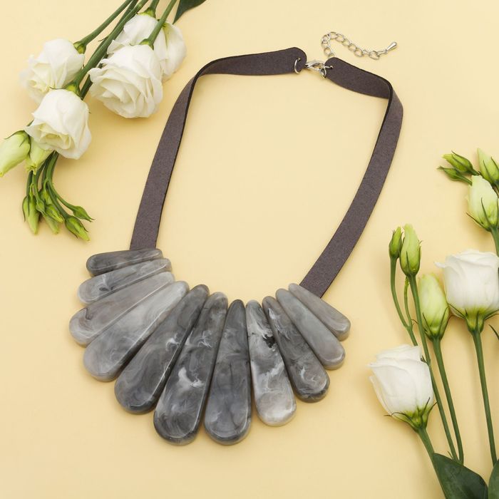 Колье "Стилистика" палочки, цвет серый