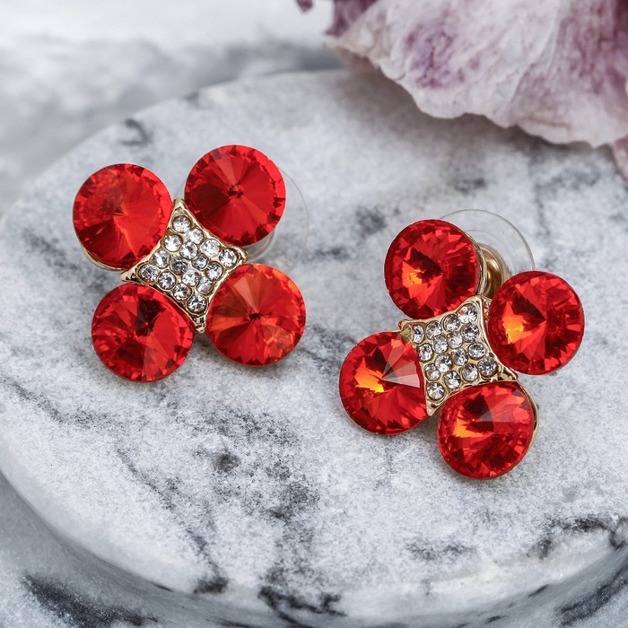 Серьги со стразами "Цветок" четырёхлистник, цвет красный в золоте