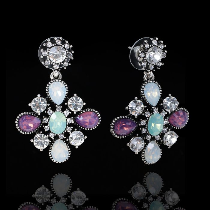 Серьги со стразами "Магия вечера", цвет бело-красный в чернёном серебре