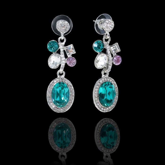 Серьги со стразами "Овал" в рамке, цвет бело-зелёный в серебре