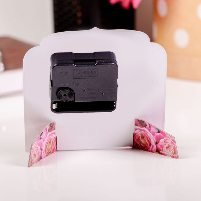 Часы настольные "Пионы"