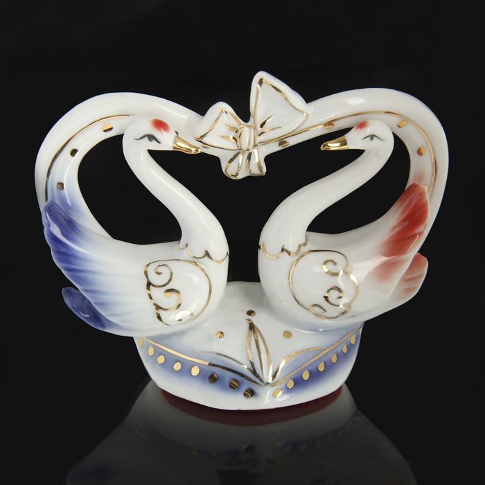 Сувенир керамика "Лебеди в сердце с бантом" МИКС 8х10,5х4 см