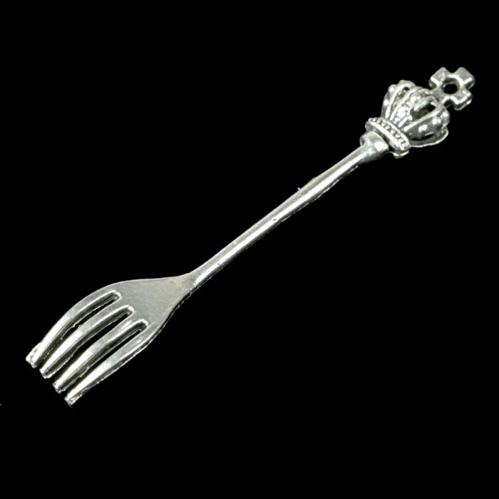 Сувенир кошельковый металл "Вилка с короной" (А16721) 6х0,8 см