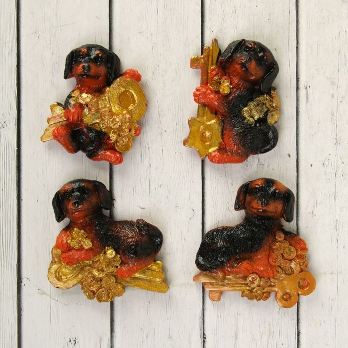 Магнит полистоун "Такса с золотым ключом" МИКС 5,5х4,8 см