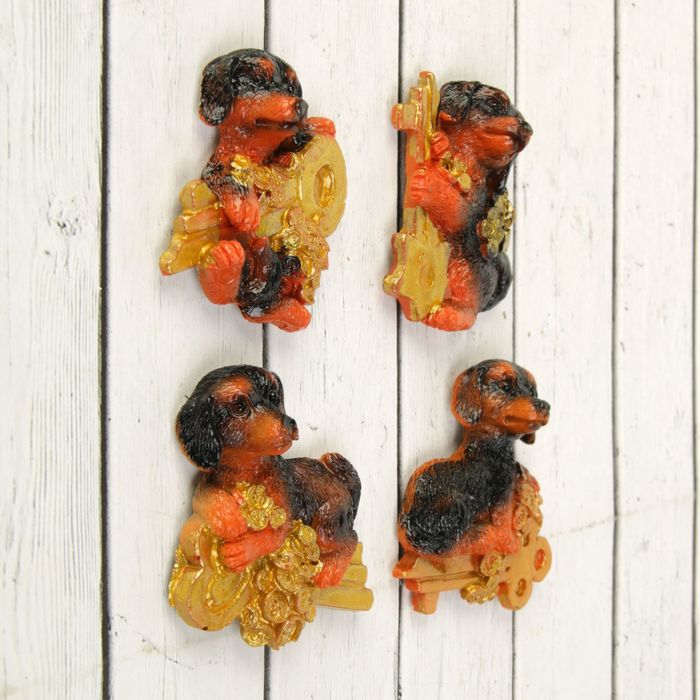 Магнит полистоун "Такса с золотым ключом" МИКС 5,5х4,8 см