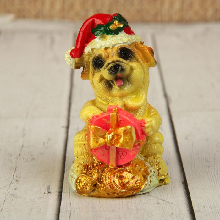 Сувенир полистоун "Шарпейчик в колпаке и с подарком" МИКС 6,5х4х3,7 см