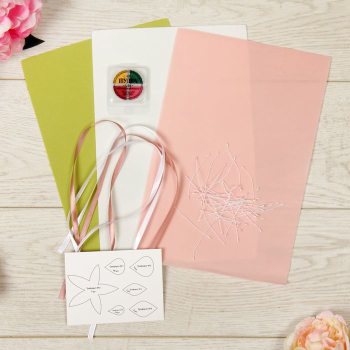 Набор для создания браслета из фоамирана "Пудровая роза"