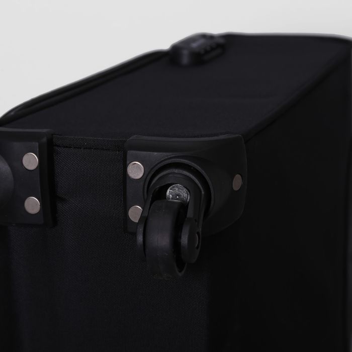 Чемодан малый, 20", 31 л, с расширением, 4 колеса, кодовый замок, цвет чёрный