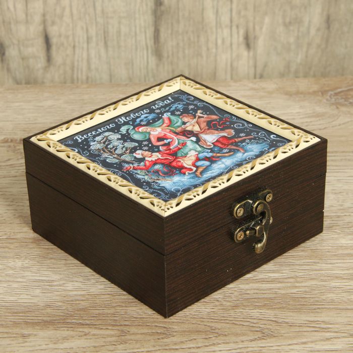 Шкатулка "Веселого Нового года" венге 12х12х6,5 см