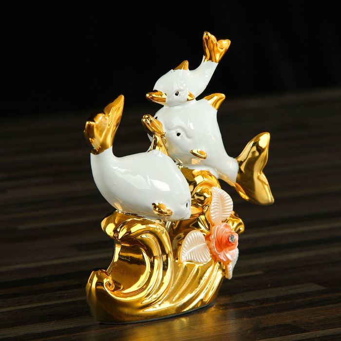 Сувенир "Семейство дельфинов с цветами" 1