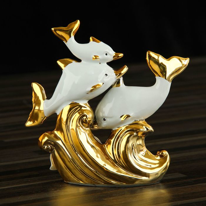 Сувенир "Семейство дельфинов с цветами" 1