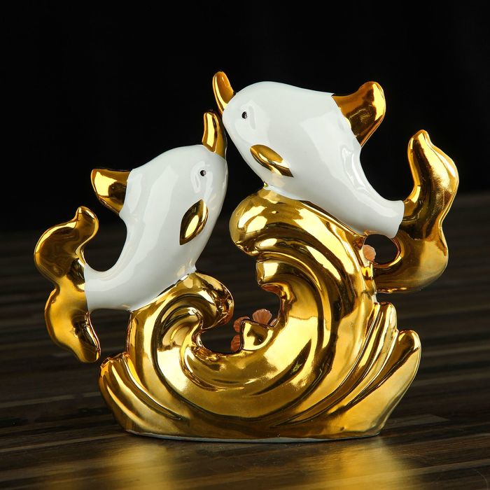 Сувенир "Два дельфина на волне с цветами"