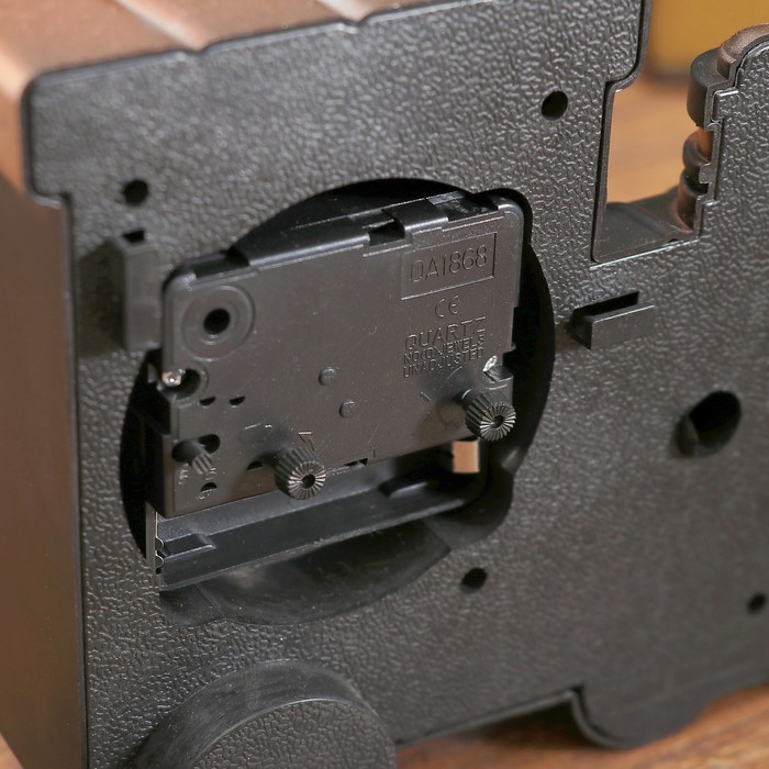 Будильник. Серия Транспорт. Паровоз. Модный матовый 22*5,5*16 см.