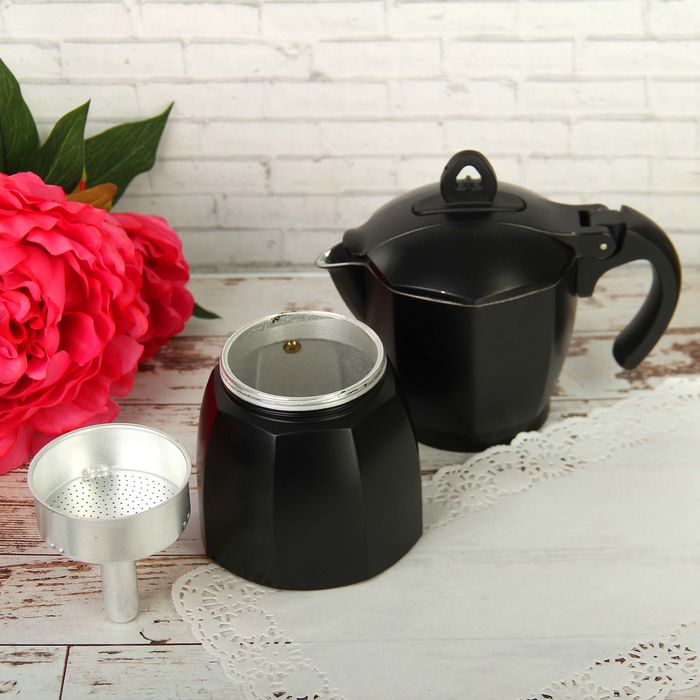 Кофеварка гейзерная 300 мл "Блэк"