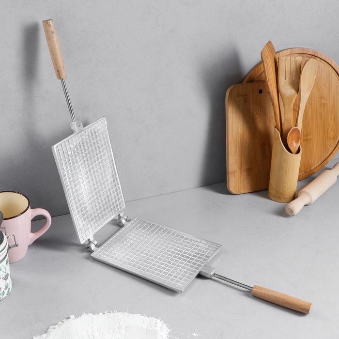 Форма для выпечки вафель "Прямоугольная", с деревянными ручками