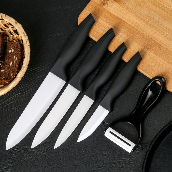 Набор 5 предметов: 4 ножа 8/10,5/13/15 см, овощечистка на подставке, цвет черный