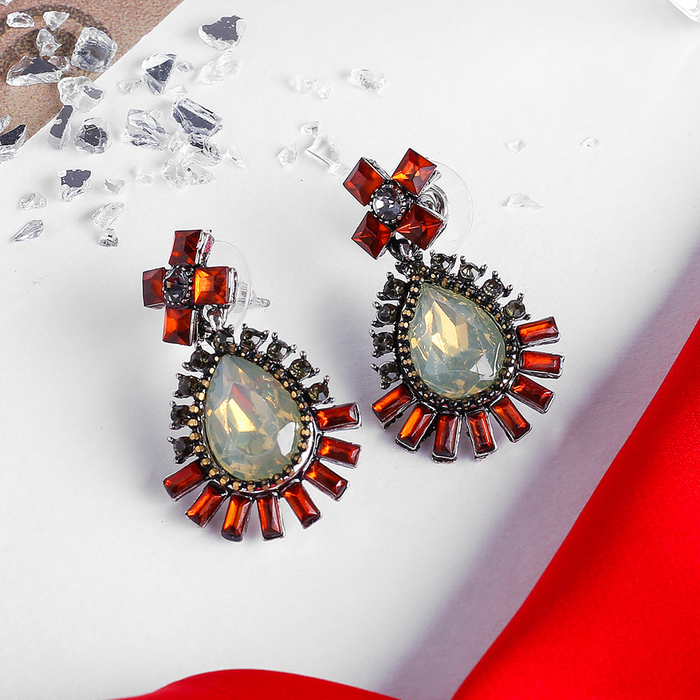 Серьги со стразами "Капля" бахрома, цвет бело-коричневый в чернёном серебре