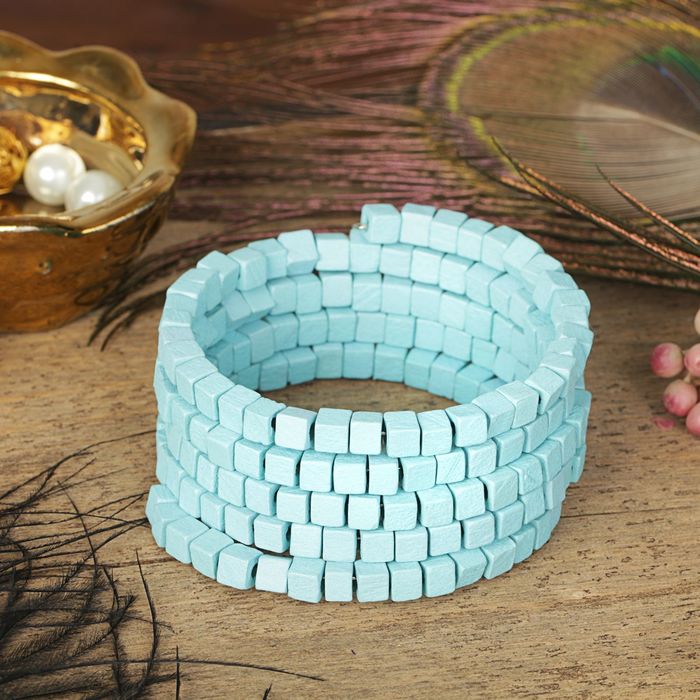 Браслет-пружинка "Деревянный кубик" 4 ряда, цвет голубой