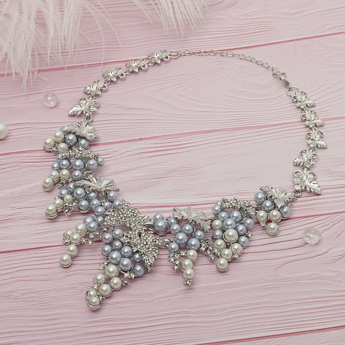 Колье с жемчугом "Виноград" , цвет бело-серый в серебре