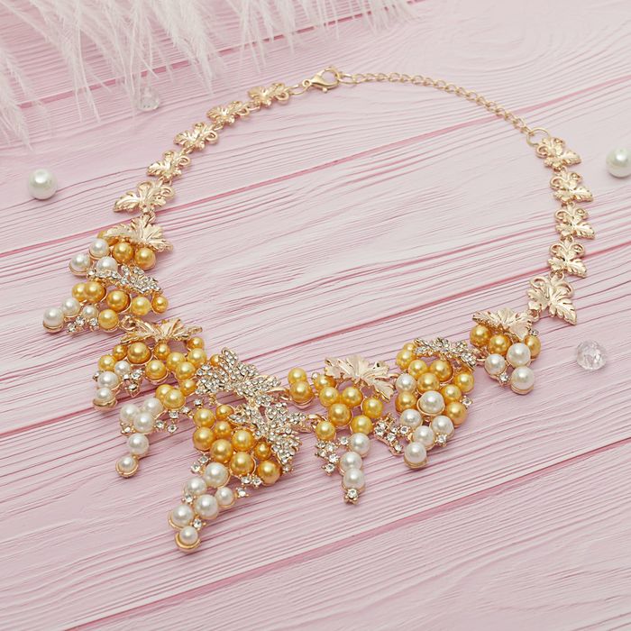 Колье с жемчугом "Виноград" , цвет бело-золотой в золоте