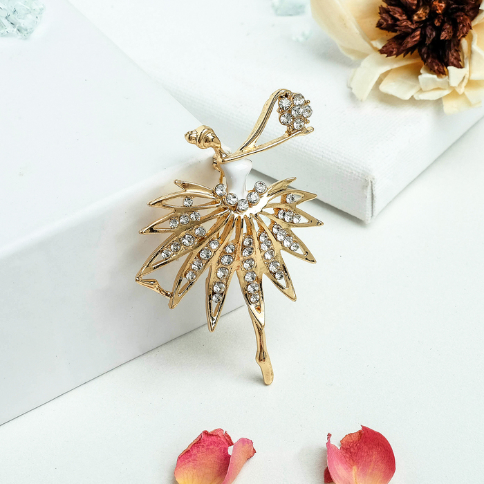 Брошь "Балерина в пышной пачке", цвет белый в золоте