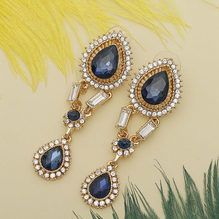 Серьги висячие со стразами "Капли", цвет бело-синий в золоте