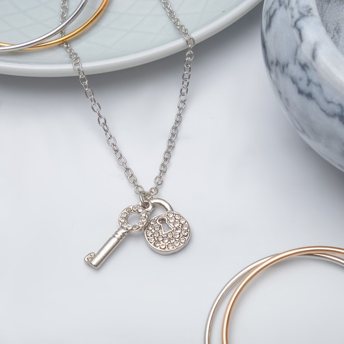 Кулон "Ключ" с замочком, цвет белый в серебре