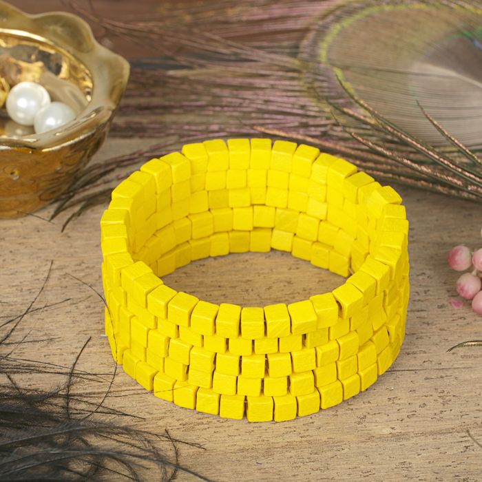 Браслет-пружинка "Деревянный кубик" 4 ряда, цвет жёлтый