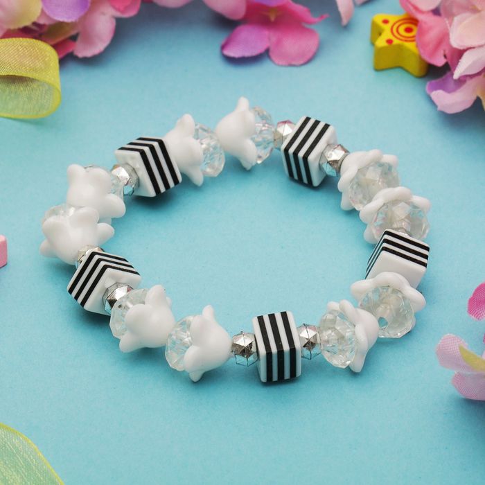 Браслет детский "Выбражулька" колокольчики и кубик, цвет белый