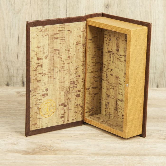 Шкатулка-книга дерево "Эстет" кожзам 21х13х5 см