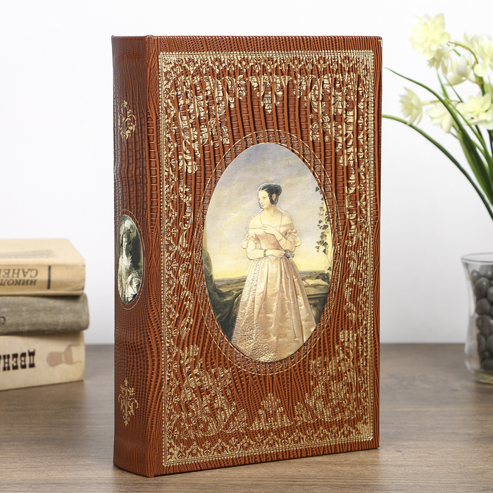 Шкатулка-книга дерево "Герцогиня" кожзам 26х17х5 см