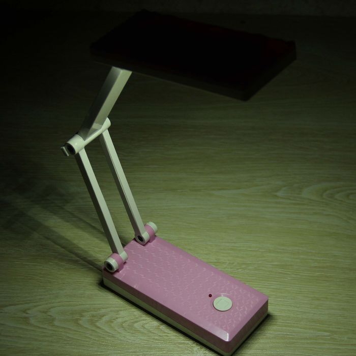 Лампа настольная "Ребристость" 27 диодов розовая 45х16х6,8 см