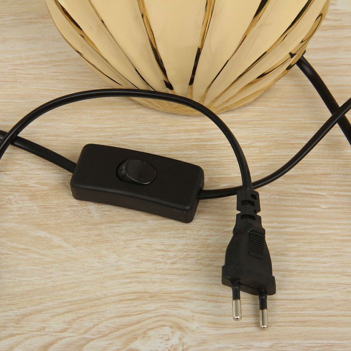 Лампа настольная "Золотые лепестки" Е27 220В 31х19,5х14 см