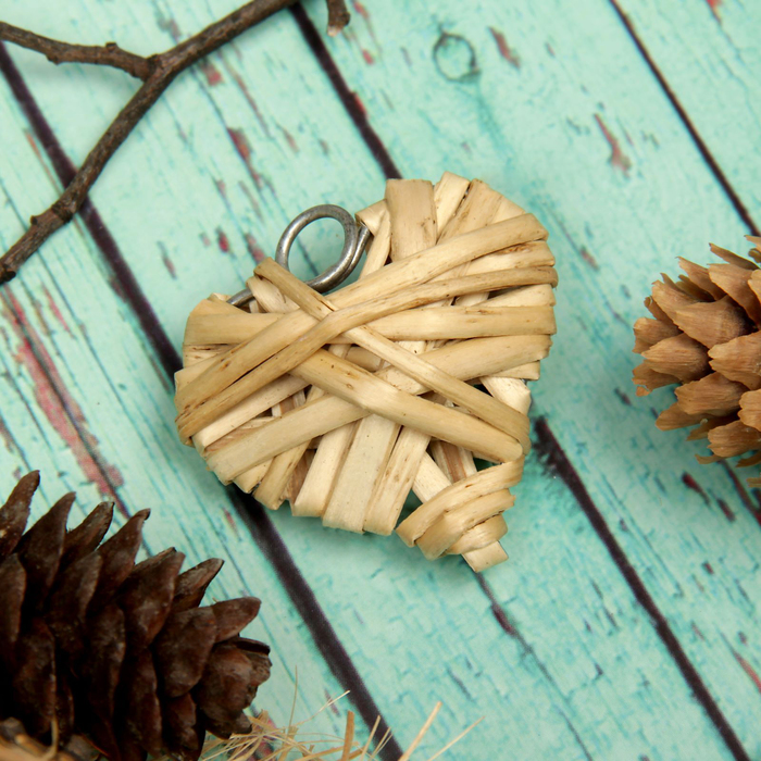 Основа для творчества и декорирования "Сердце" с подвесом, размер 1 шт 5*5 см, цвет бежевый