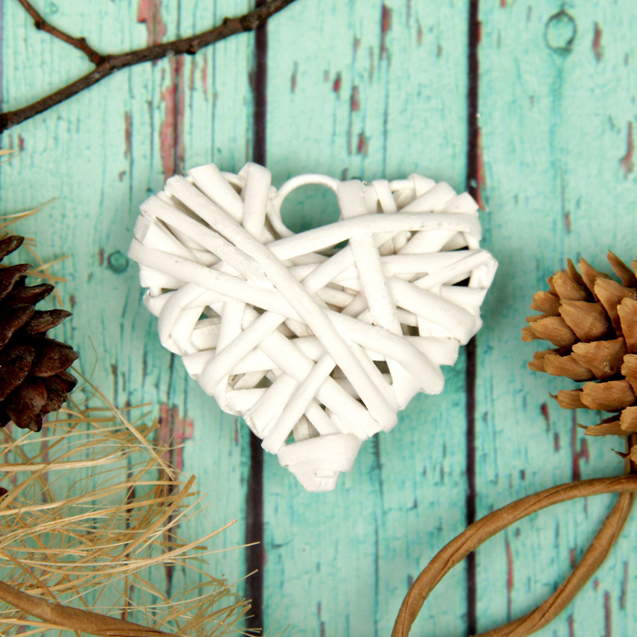 Основа для творчества и декорирования "Сердце" с подвесом, размер 1 шт 6*6 см, цвет белый