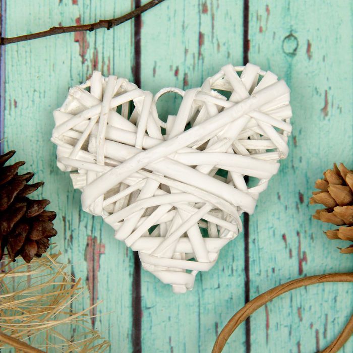 Основа для творчества и декорирования "Сердце" с подвесом, размер 1 шт 8*8 см, цвет белый