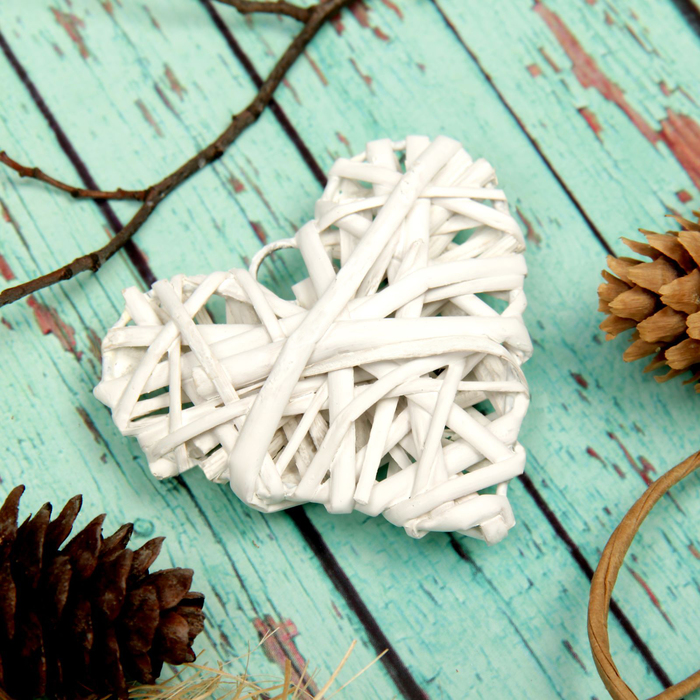 Основа для творчества и декорирования "Сердце" с подвесом, размер 1 шт 8*8 см, цвет белый