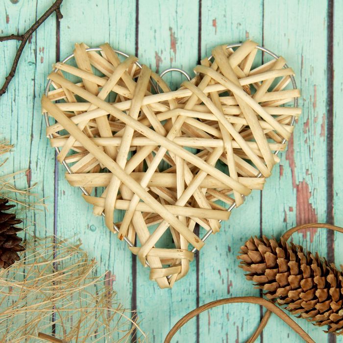 Основа для творчества и декорирования "Сердце" с подвесом, размер 1 шт 15*15 см, цвет беж.