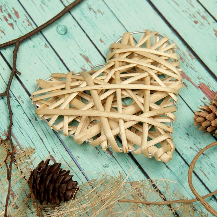 Основа для творчества и декорирования "Сердце" с подвесом, размер 1 шт 15*15 см, цвет беж.