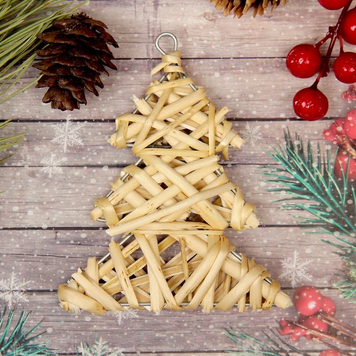 Основа для творчества и декорирования "Елка" с подвесом, размер 1 шт 11*11 см, цвет бежевый