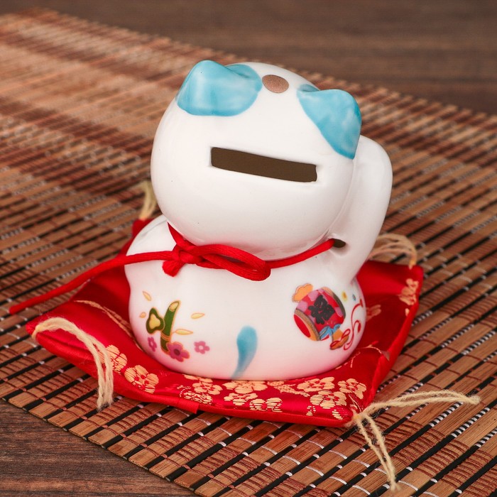 Копилка керамика "Манэки-нэко на подушечке" 8,5 см