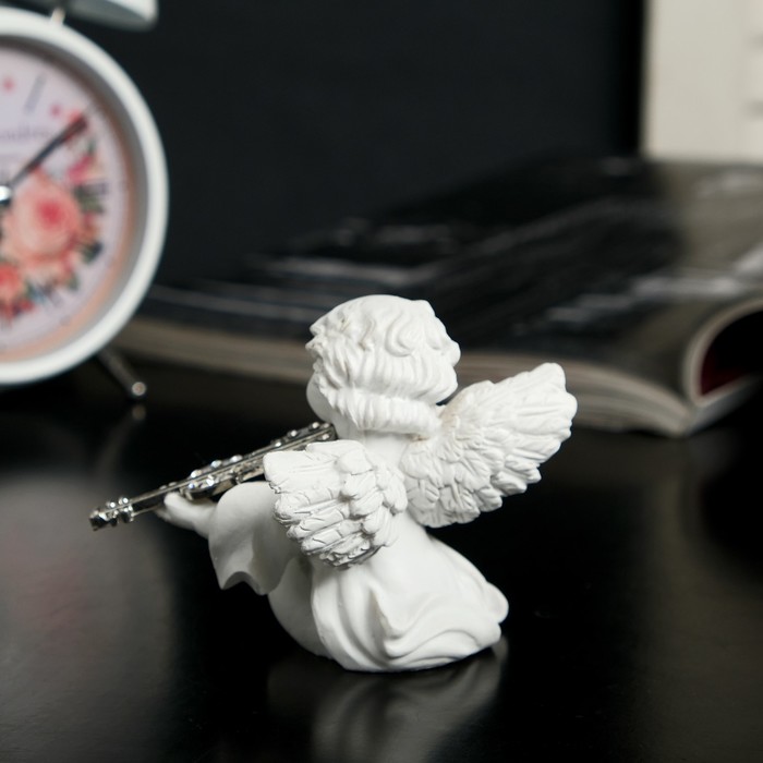 Сувенир полистоун "Белоснежный ангел с музыкальным инструментом" МИКС 8х7х6 см