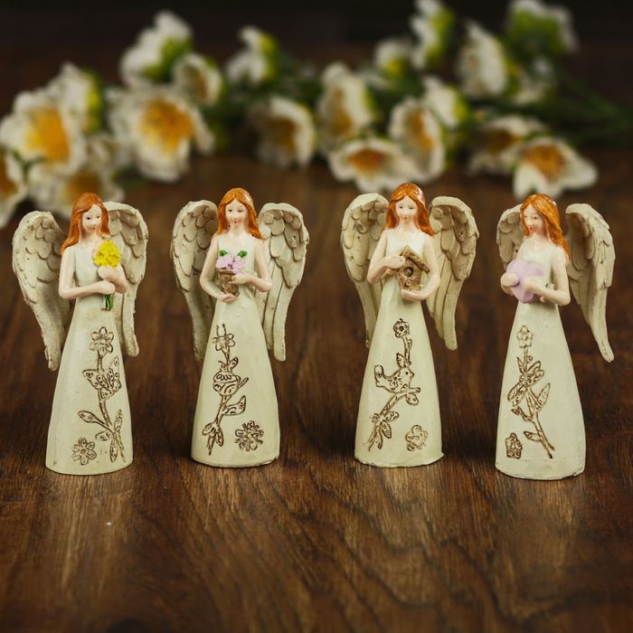 Сувенир полистоун "Ангел-девушка в платье с цветком и бабочкой" МИКС 9х5х3,3 см