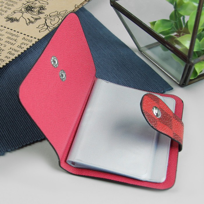 Визитница на кнопке, 1 ряд, 20 холдеров, цвет красный